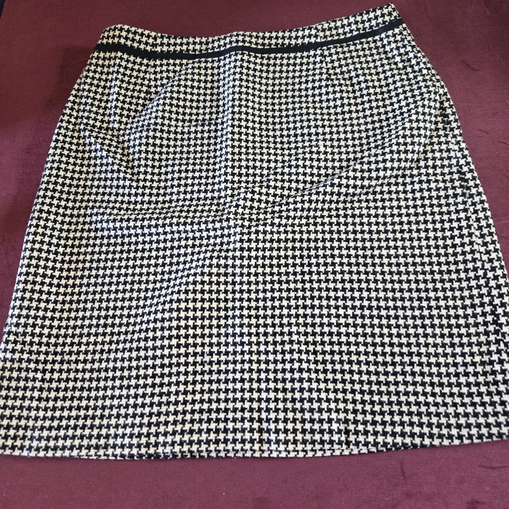 HAROLDS women's Black White Lambswool  houndstooth print skirt Sz 12 USA